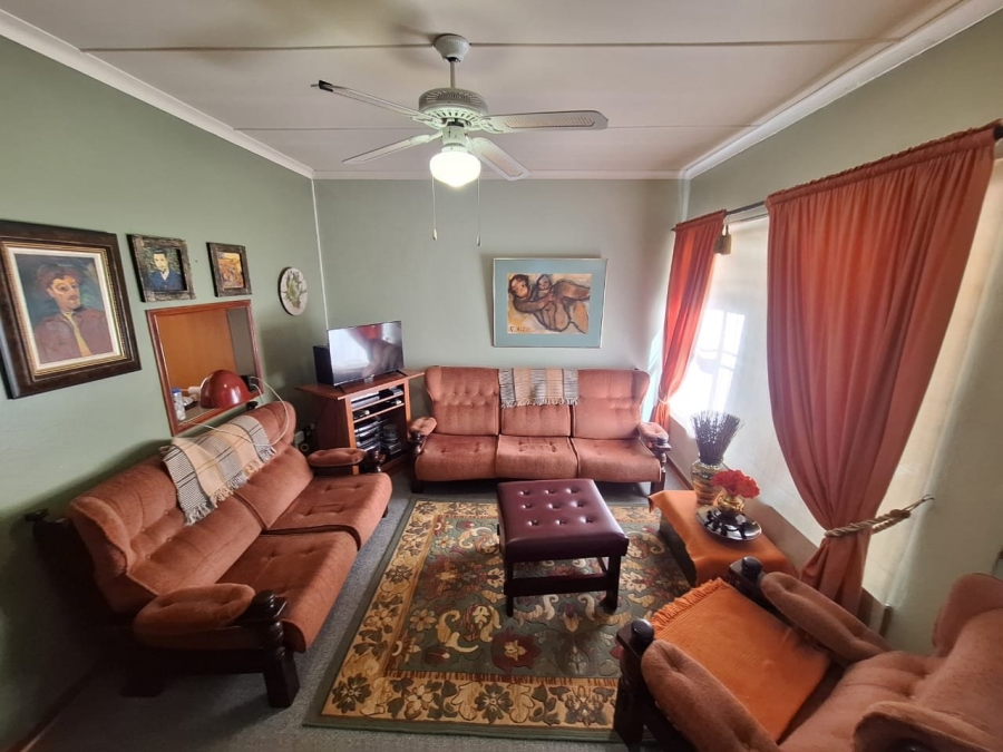 5 Bedroom Property for Sale in Fichardt Park Free State